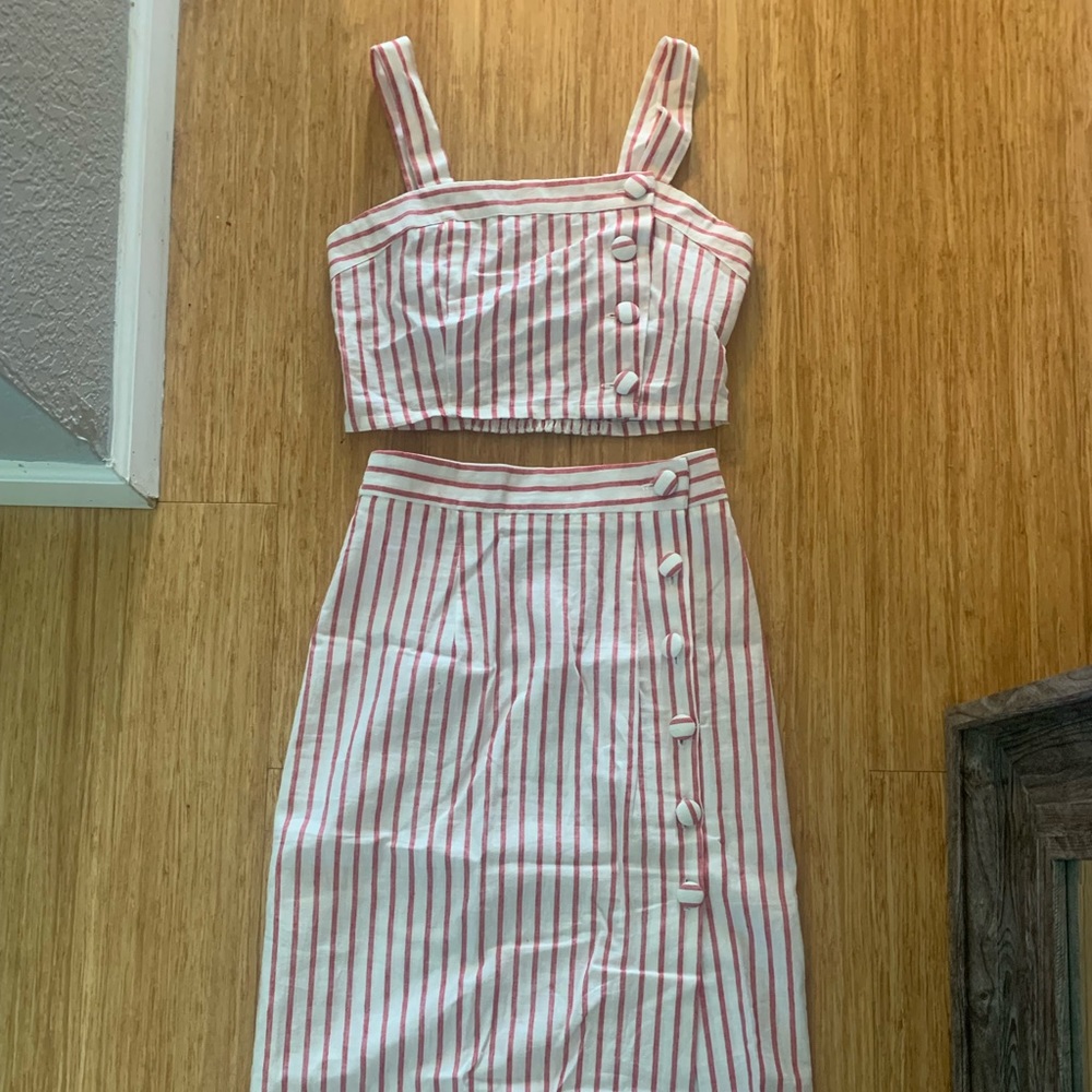Two piece set. Forever 21. Never worn but no tags!